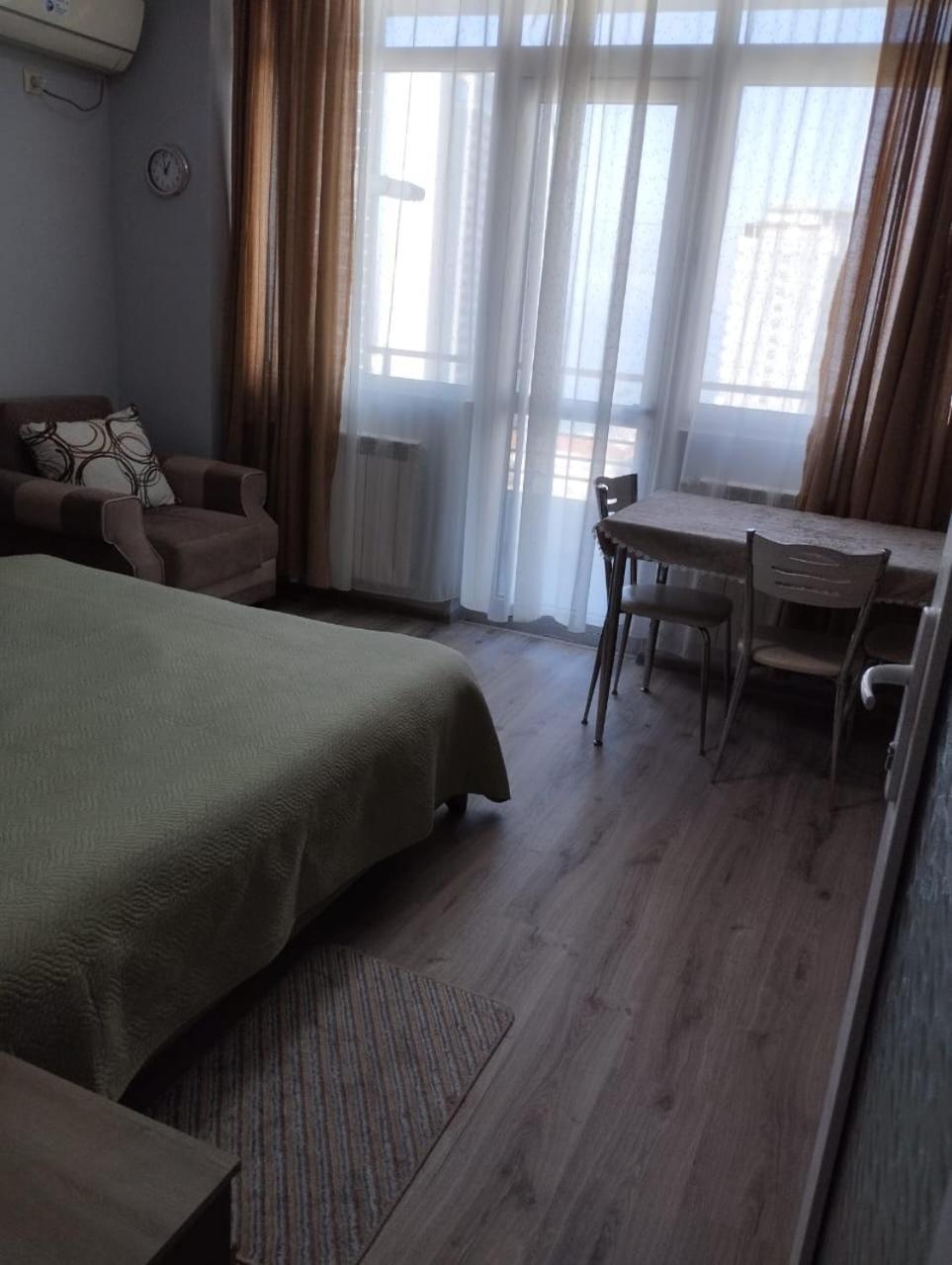 Yalcin Star Residence Apartment 300 Батуми Экстерьер фото